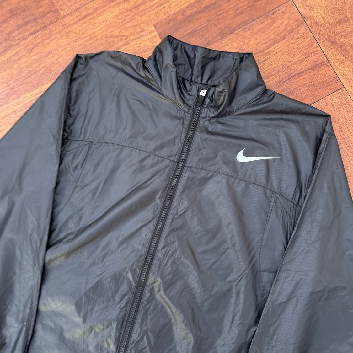 105 나이키 블랙 경량 바람막이 자켓  상품이미지4