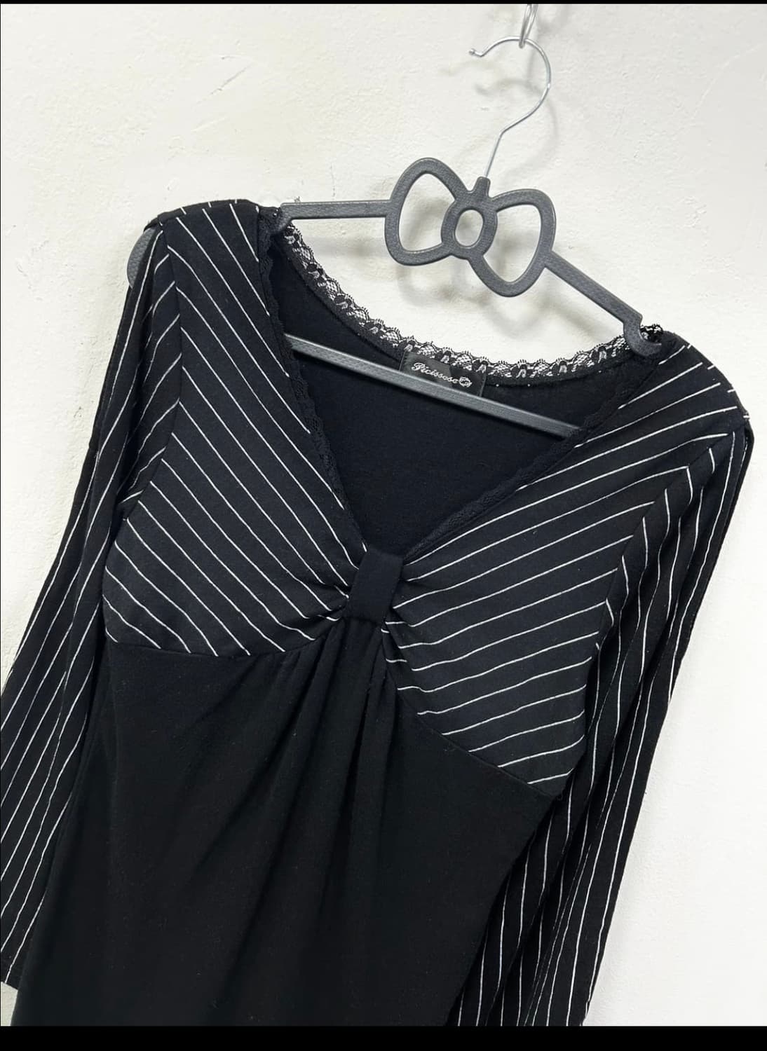 트임 리본 스트라이프 롱슬리브 오네갸루 상품이미지5