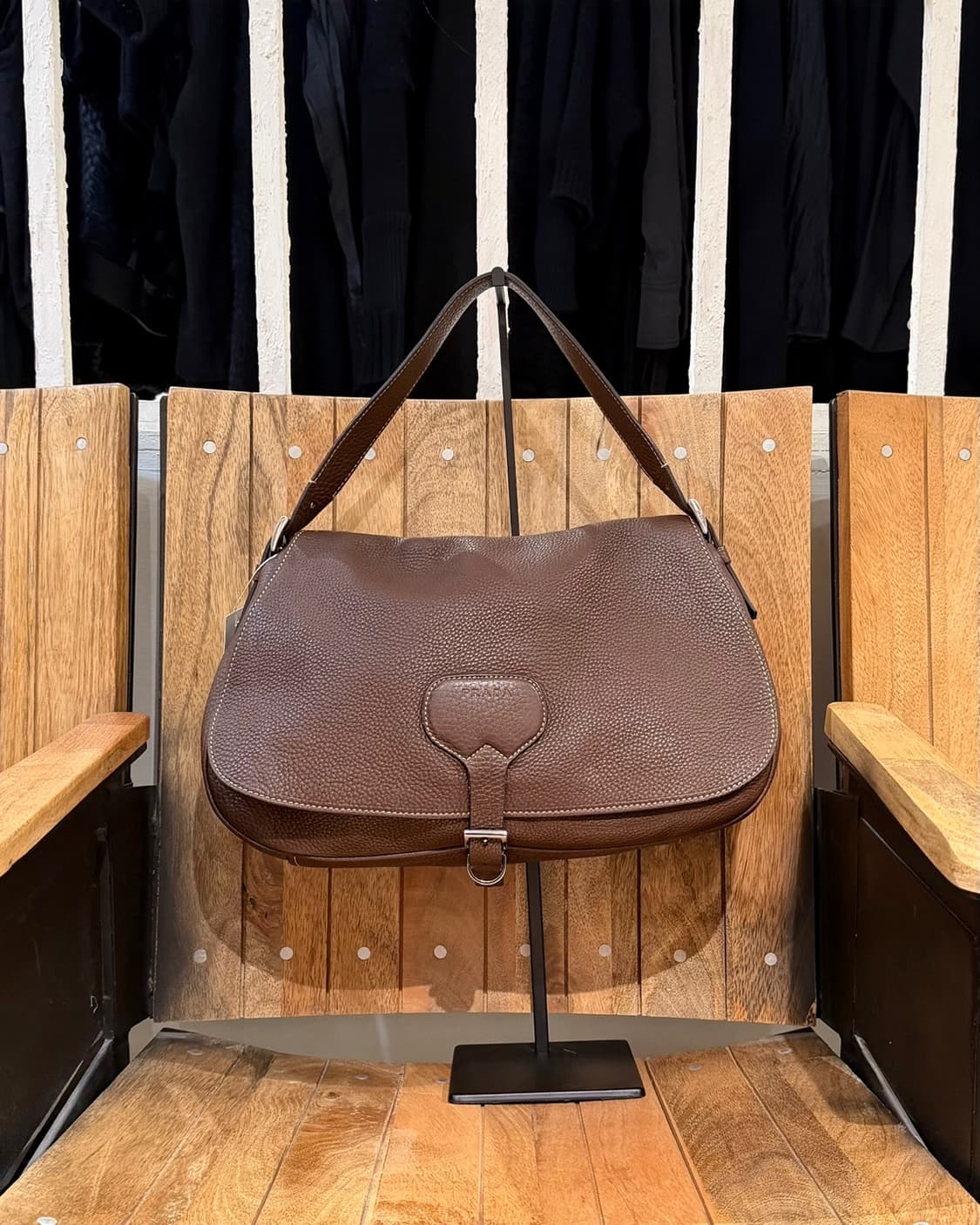 프라다 브라운 레더 숄더백 상품이미지1