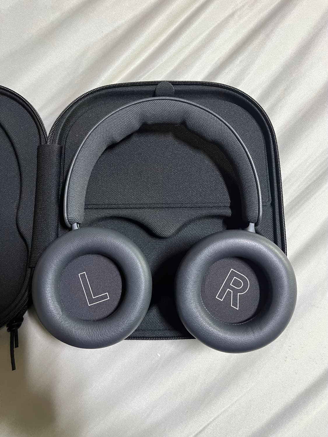 뱅앤올룹슨 hx 블랙 판매합니다. 상품이미지3