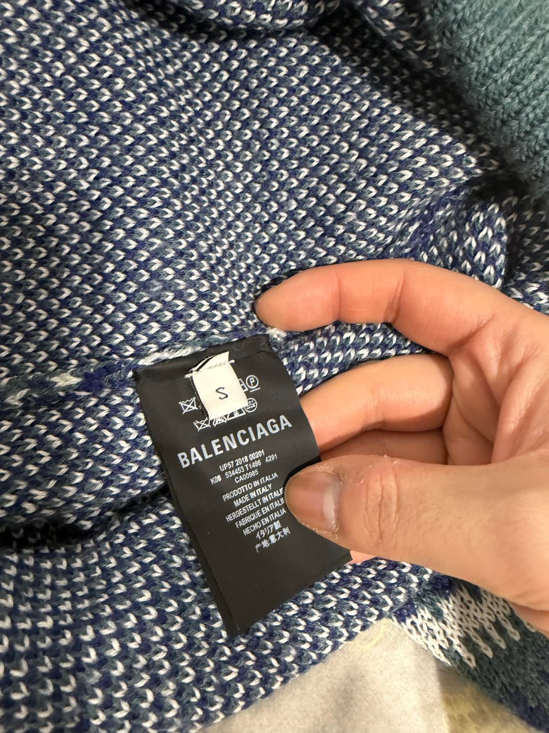 [S] 발렌시아가 19FW 런웨이 터틀넥니트 상품이미지4