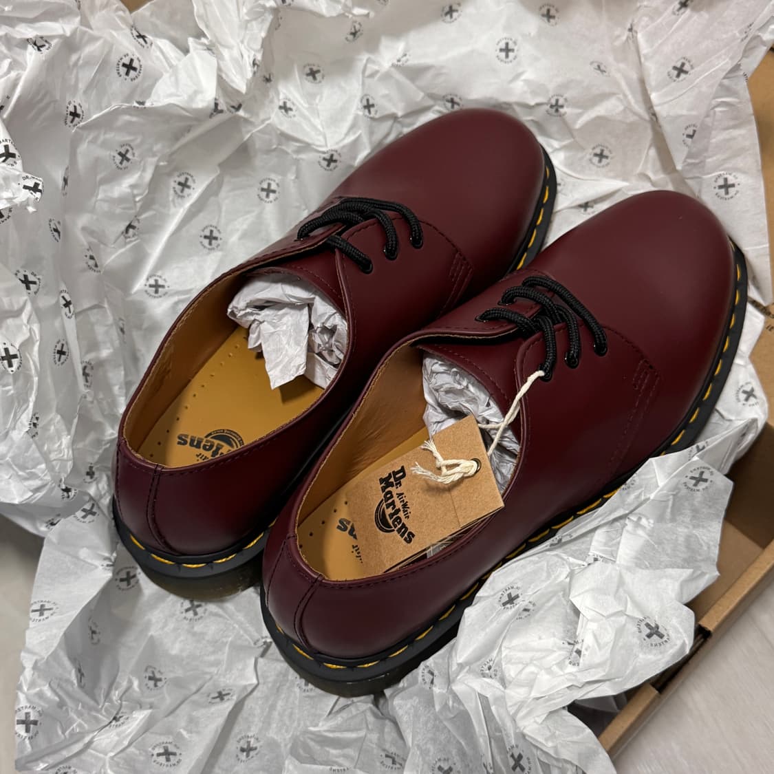 닥터마틴 1461 체리레드 상품이미지1