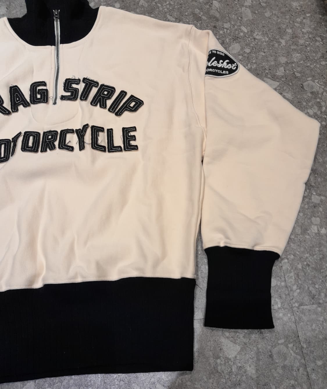 💥아웃스탠딩 하프 스웻셔츠 아이보리 (M) 
 상품이미지4