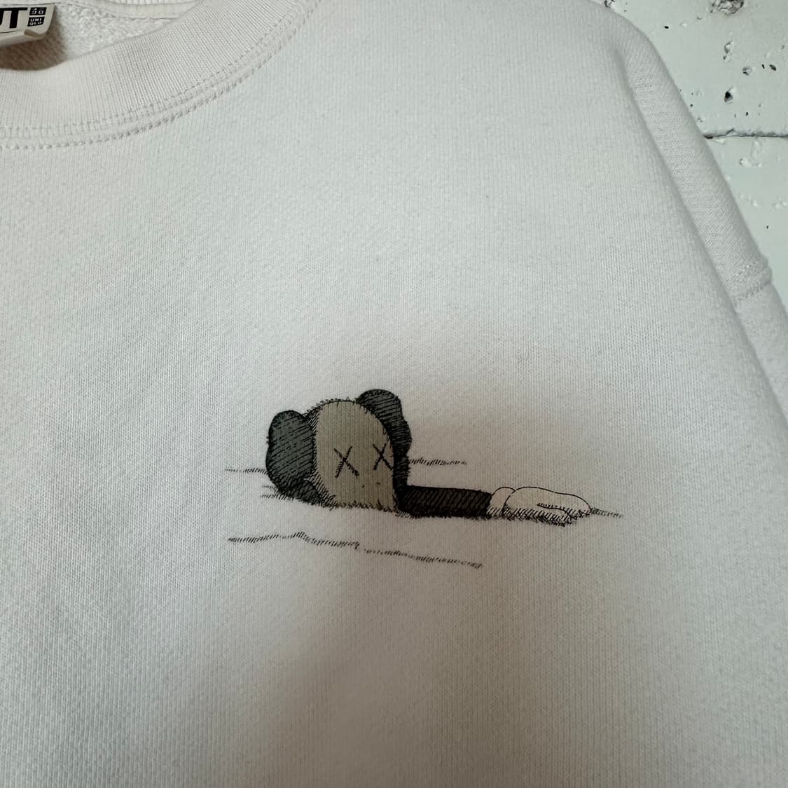 L 유니클로 x 카우스 맨투맨 상품이미지4