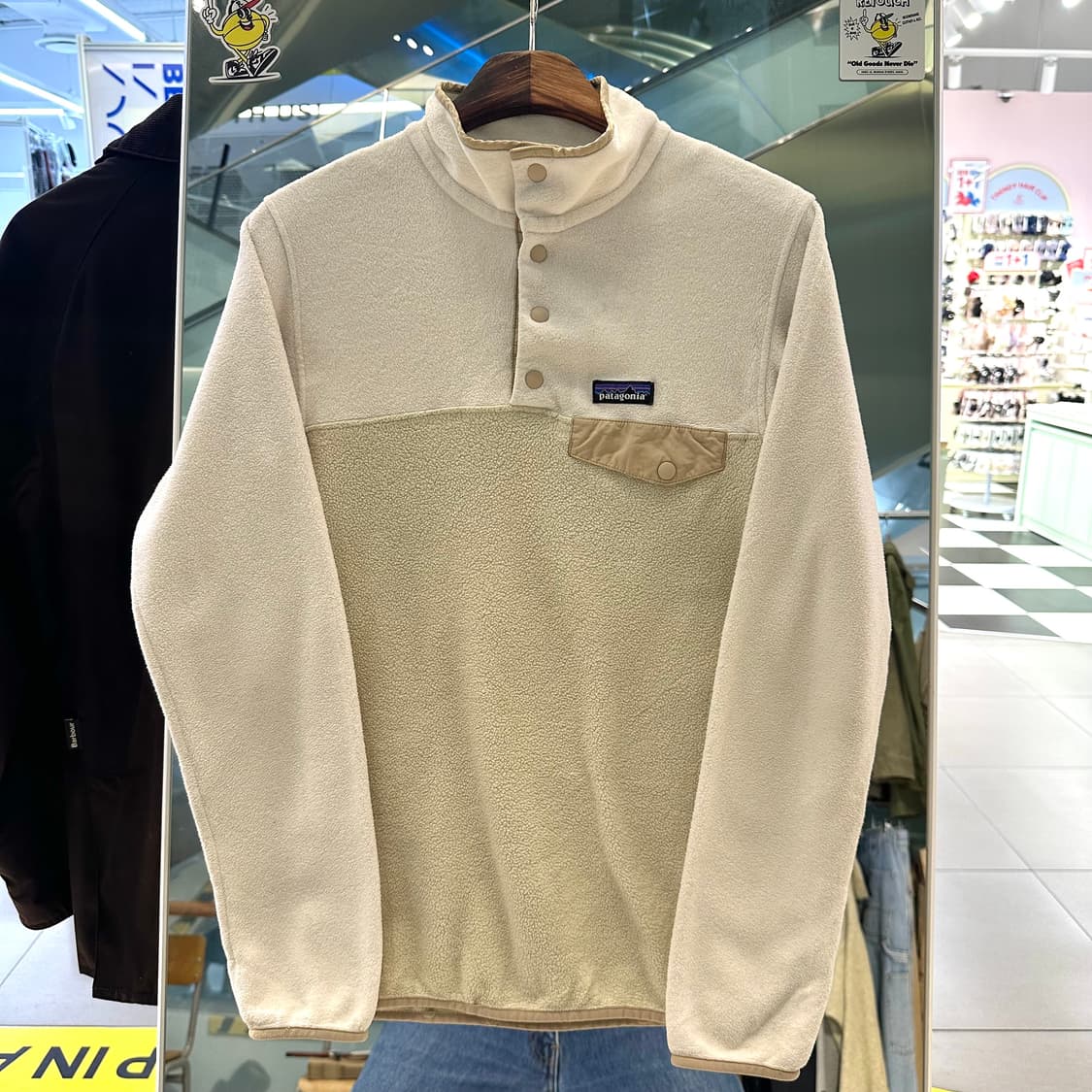 파타고니아 신칠라 스냅티 ’아이보리/베이지‘ 상품이미지1