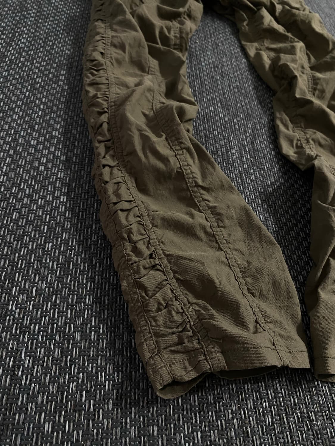  Shirring Detail Slim Fit Khaki Pants 상품이미지5
