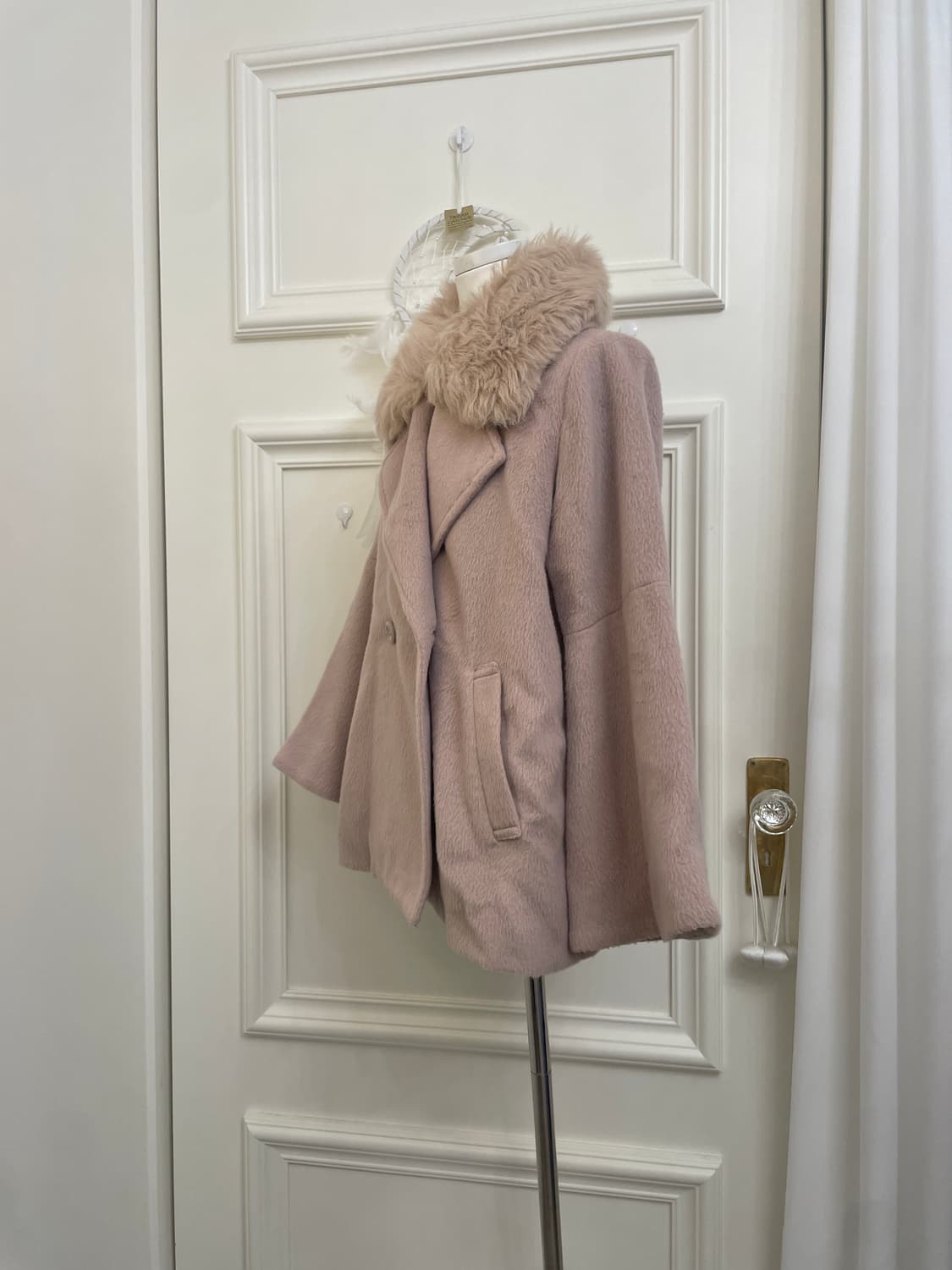 indipink fur cape style coat(size-M) 상품이미지2