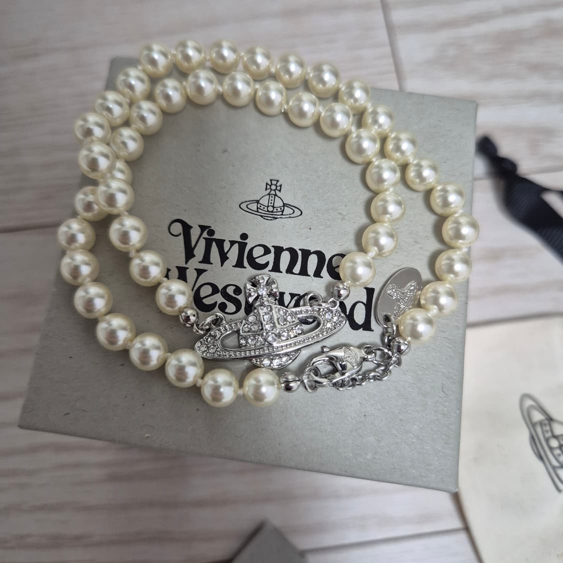 비비안웨스트우드 미니바스릴리프 펄 초커 목걸이  상품이미지6