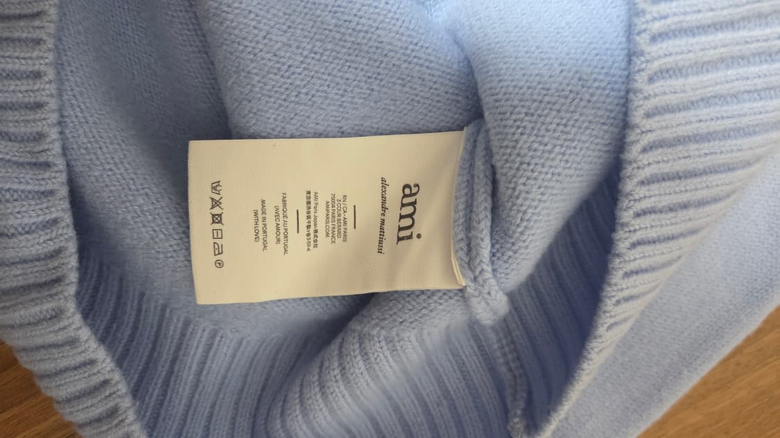 아미 빅하트 로고 터틀넥 니트 스카이블루 상품이미지3