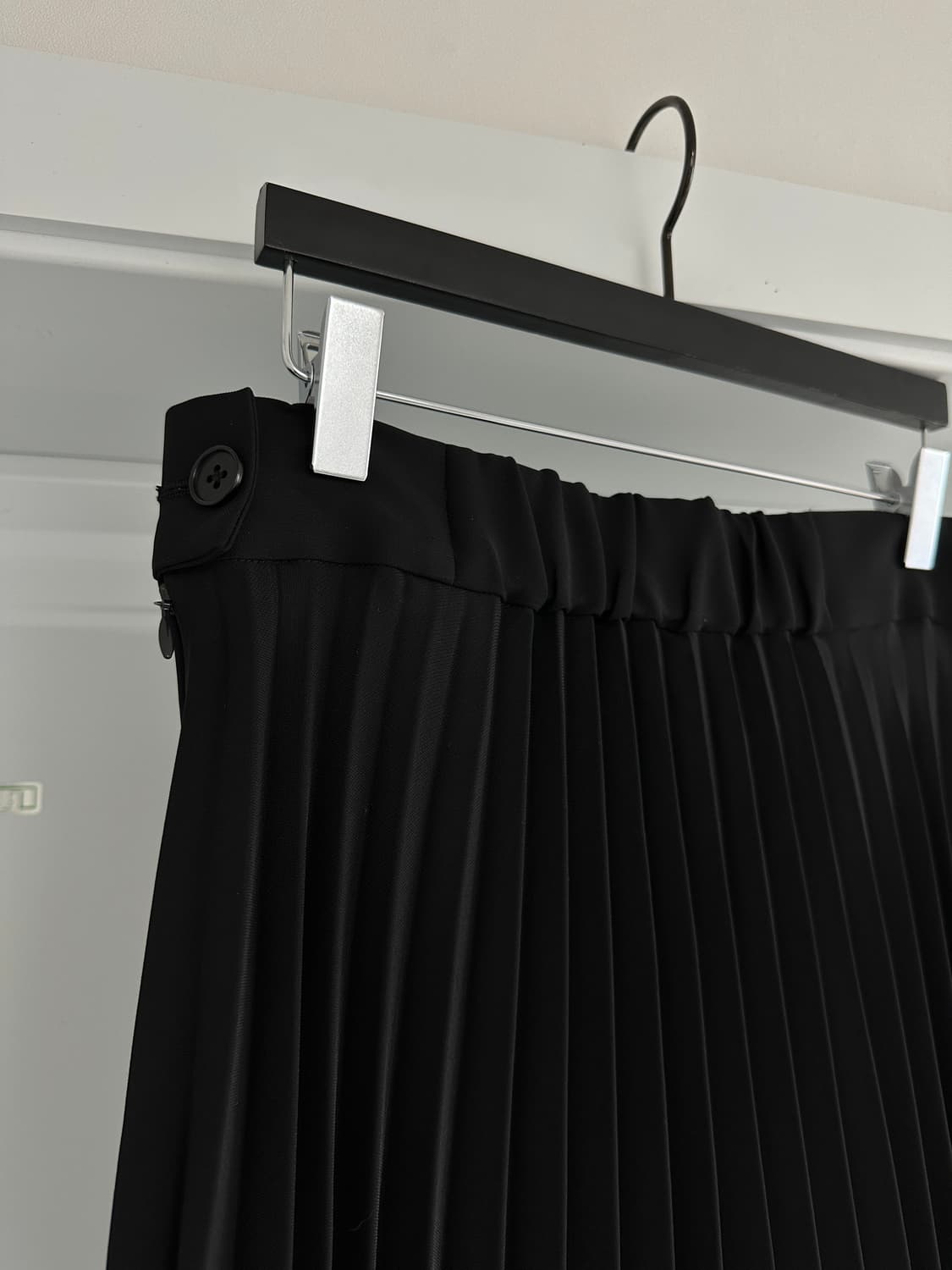 [COS 코스] 여성 블랙 플리츠 스커트 상품이미지3