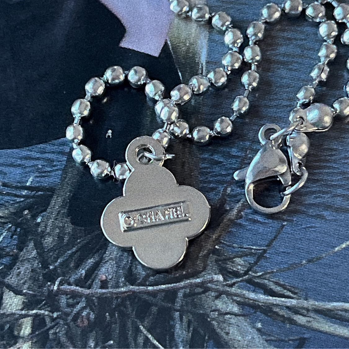 샤넬 블랙 클로버 실버 팔찌 상품이미지3