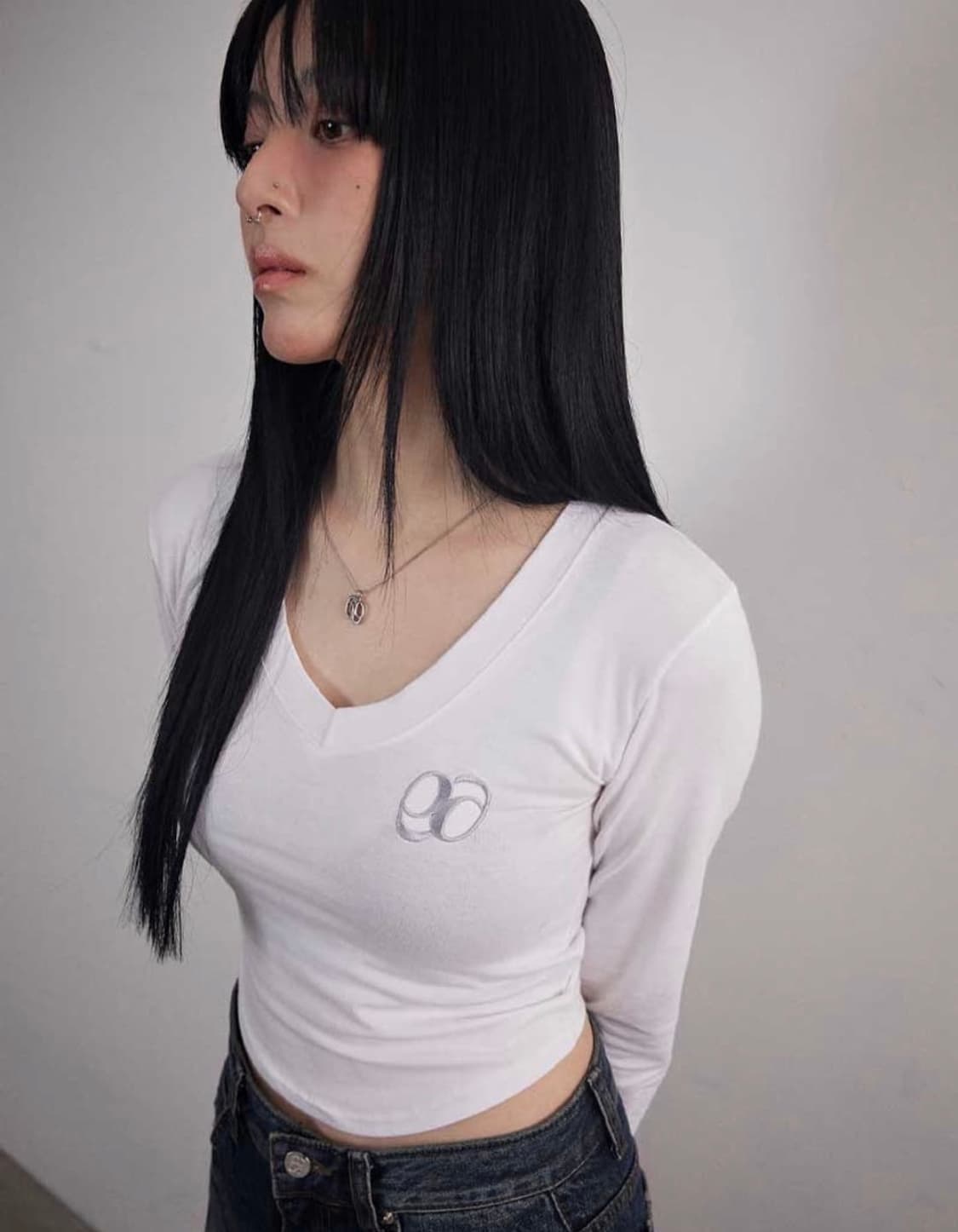애즈온 slinn v neck tee white 상품이미지1