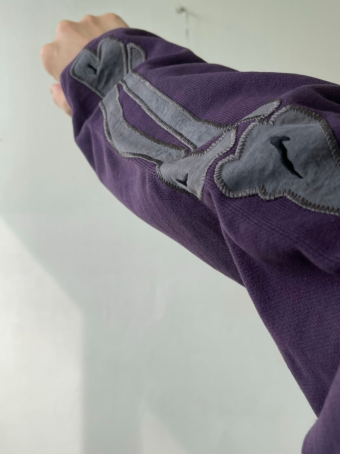 블랙아웃 본 스웻셔츠 상품이미지4