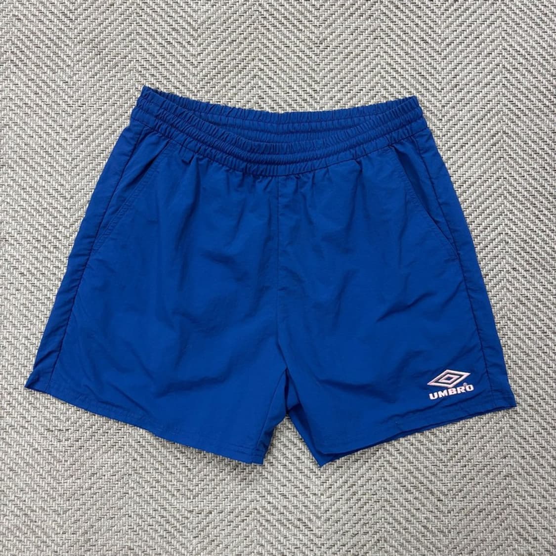 엄브로 베이직 로고 쇼츠 v2645 상품이미지1