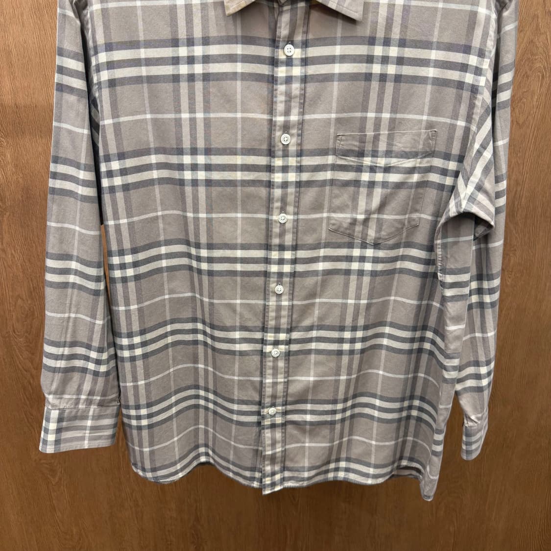 버버리 런던 코튼 긴팔 체크 셔츠 싱글 포켓 디테일 오버핏 베이지 상품이미지5