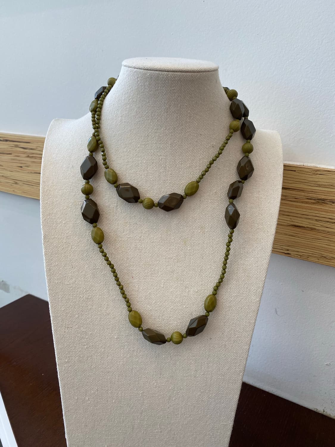 그린 카키 비즈 롱 목걸이 상품이미지2