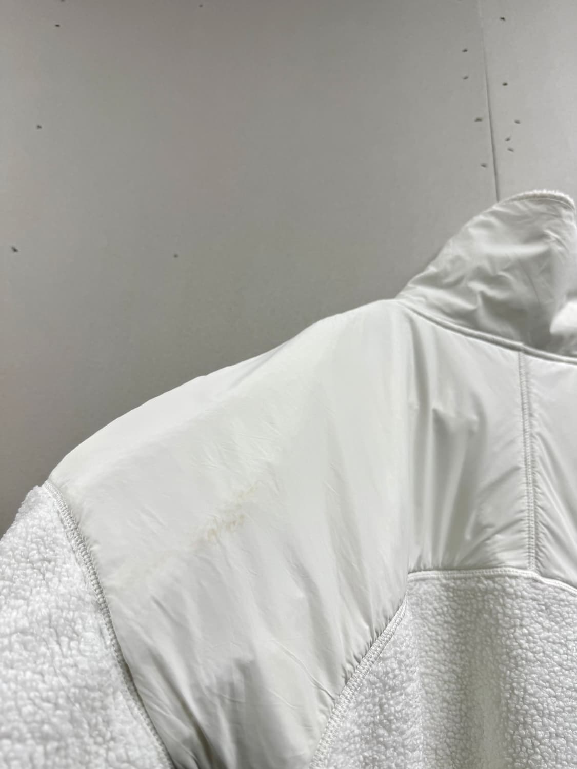 여성 M / 언더아머 뽀글이 후리스 집업 화이트 상품이미지8