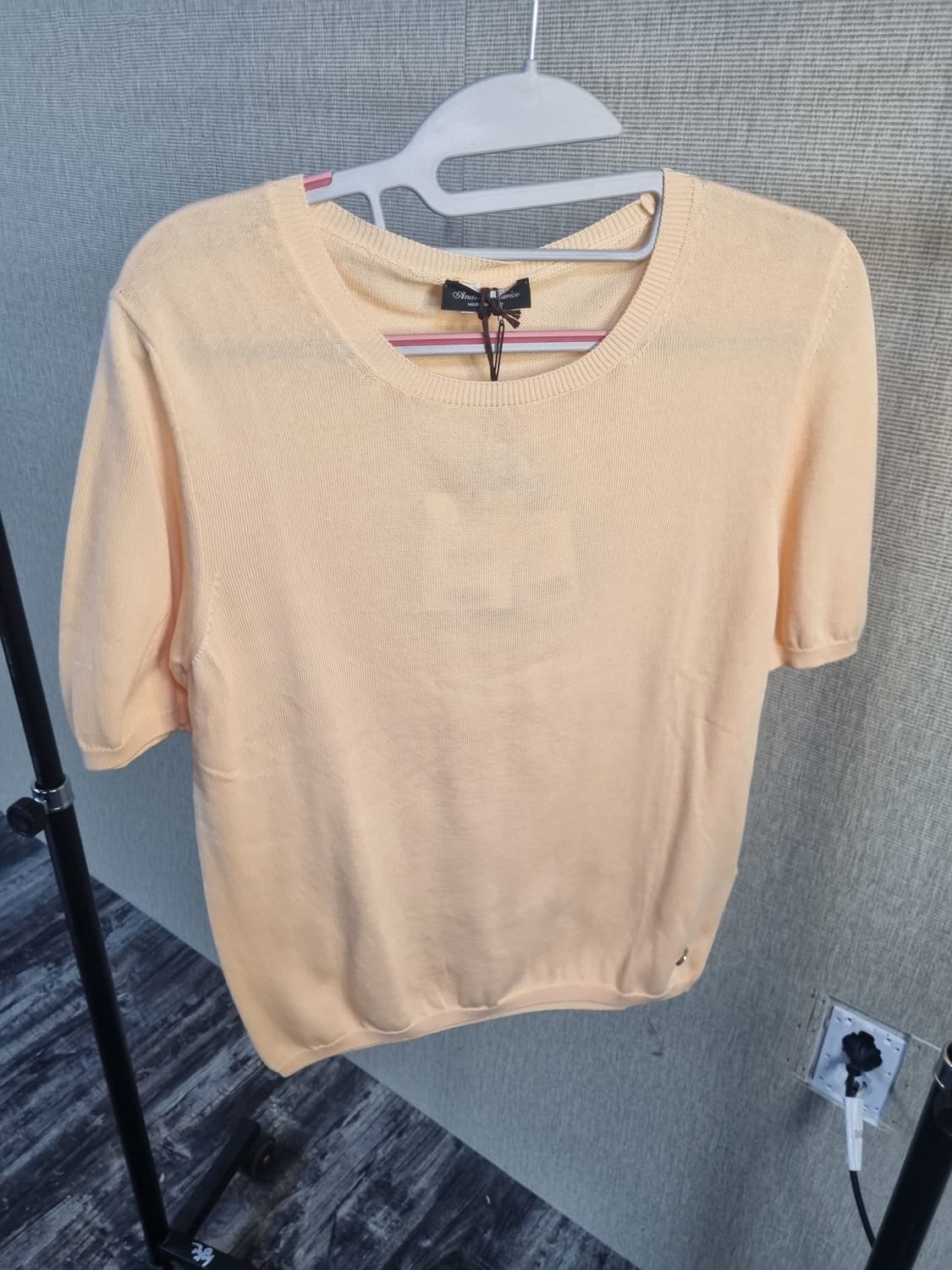 새제품 이태리 명품 브랜드 안드레모리스
면 100% 반팔니트 상품이미지1