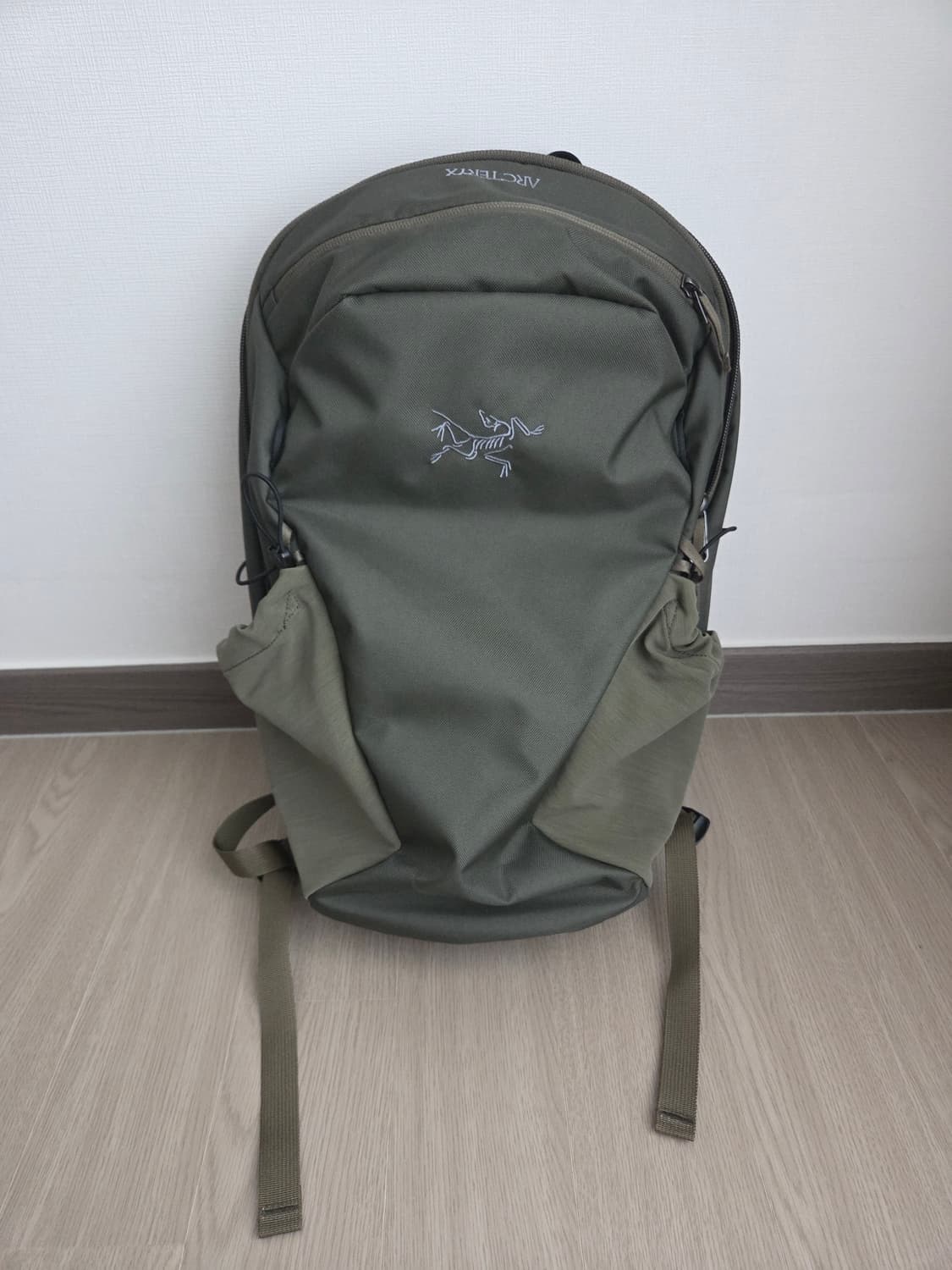 아크테릭스 멘티스 16 백팩 카키 상품이미지1