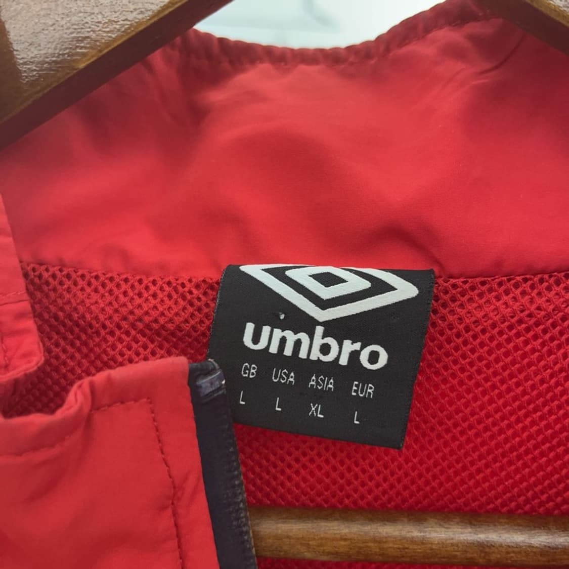 엄브로 올드스쿨 모스크바 축구 바람막이 자켓 XL C09696 상품이미지5