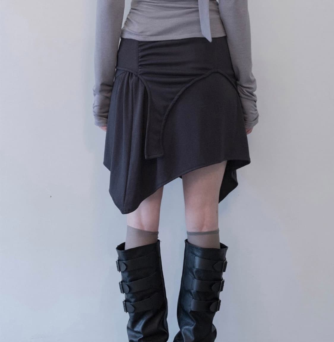 DAMIO Diagonal Wrap Mini Skirt (Charcoal 상품이미지3