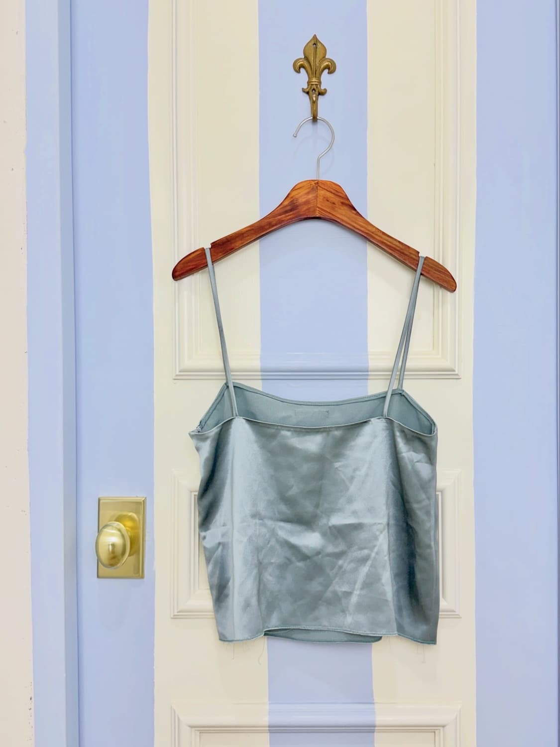 미우미우 23FW 새틴 로고 캐미솔 & 스커트 셋업 상품이미지5