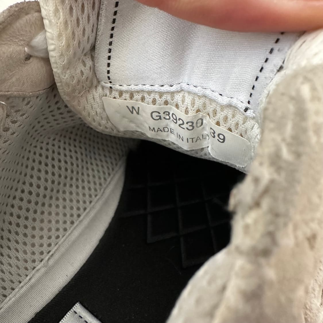 샤넬 프린티드 스니커즈 39 사이즈  상품이미지2