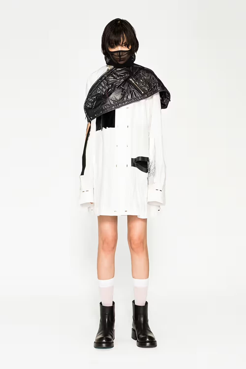 더 솔로이스트 ss21 터틀넥 메쉬 탑 슬리브리스 상품이미지7