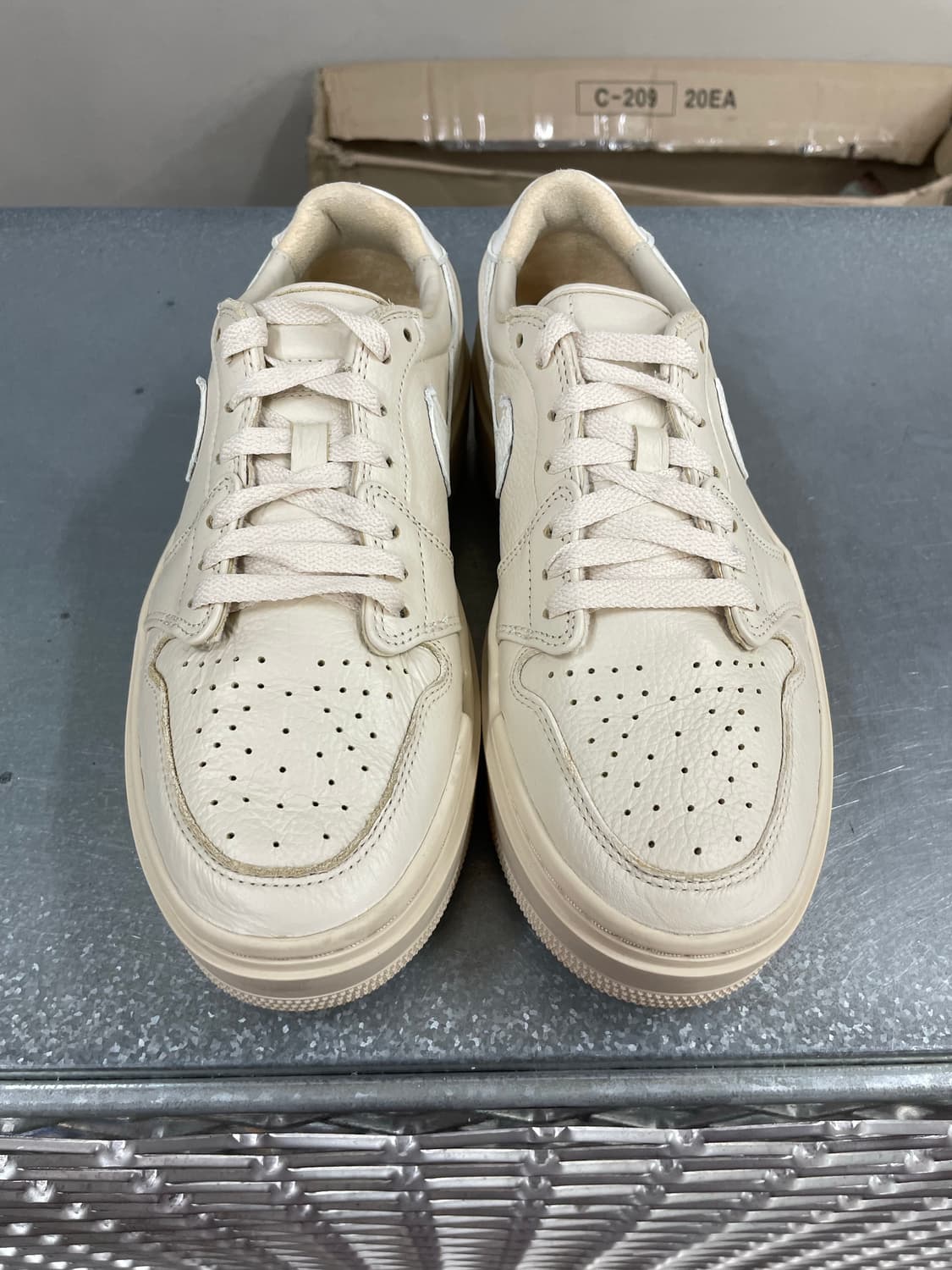 나이키 에어 조던 1 엘리베이트 로우 255 상품이미지5