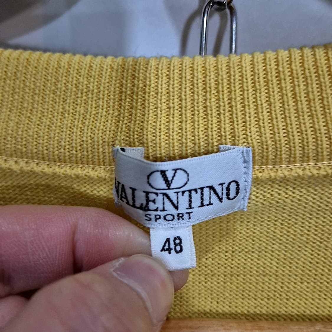 Valentino 발렌티노 시그니처 로고 니트 상품이미지4