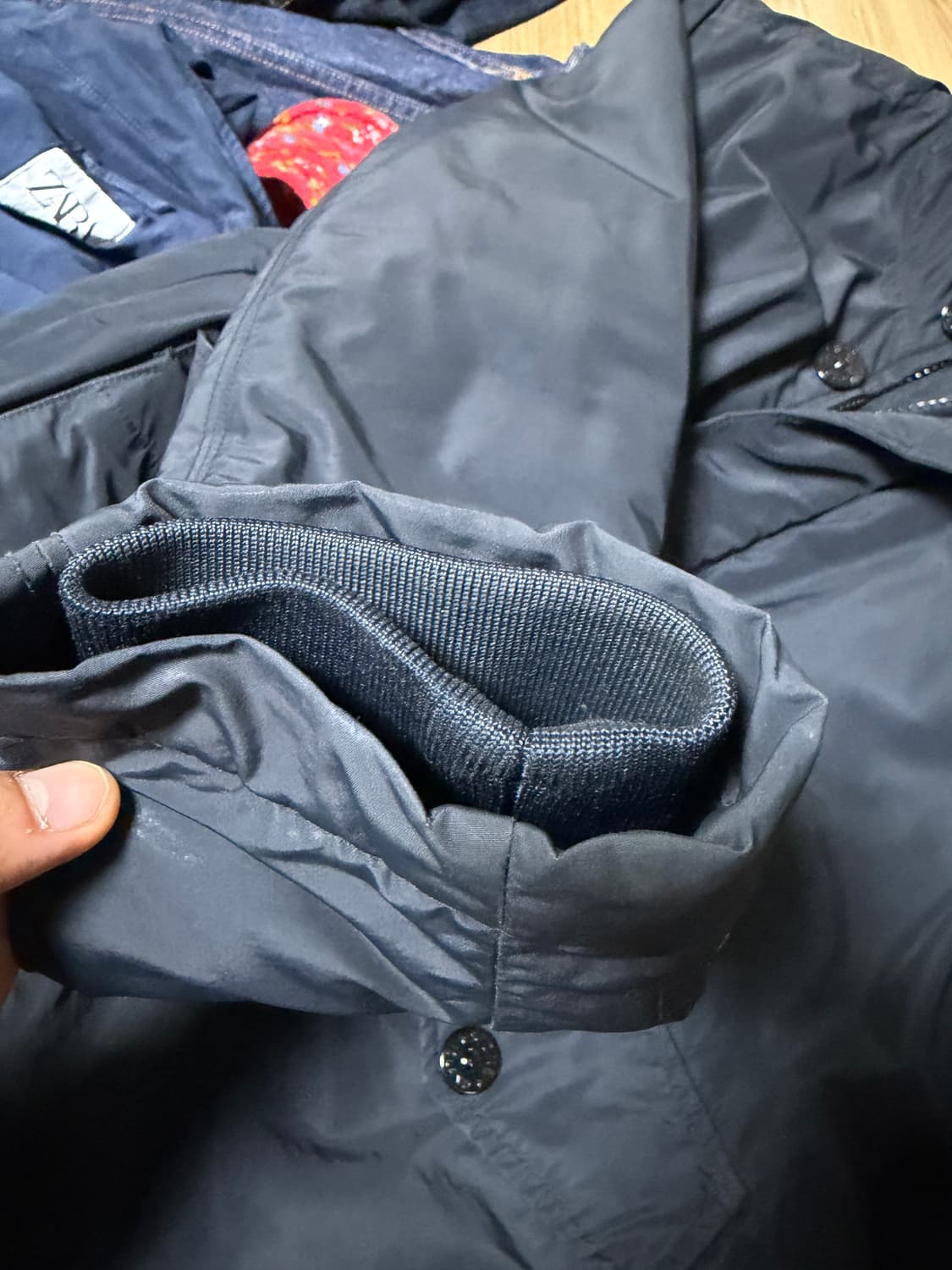 스톤아일랜드 마이크로랩스 프리마로프트 패딩 자켓 M사이즈 상품이미지3