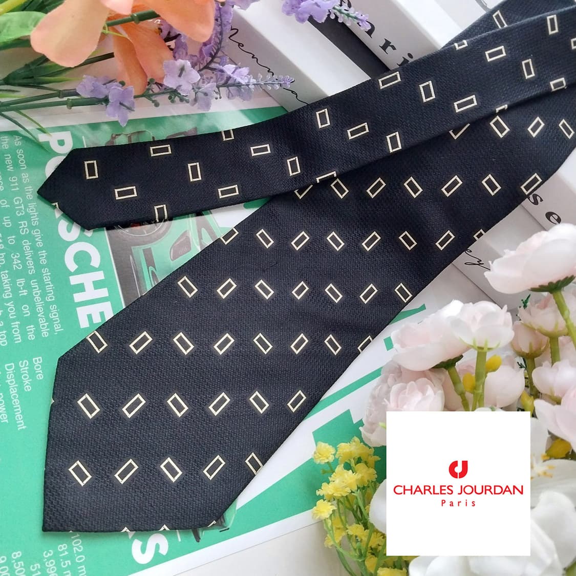 샤를주르당 실크 네이비 사각 패턴 넥타이 9.5cm A+등급 K1214
 상품이미지1