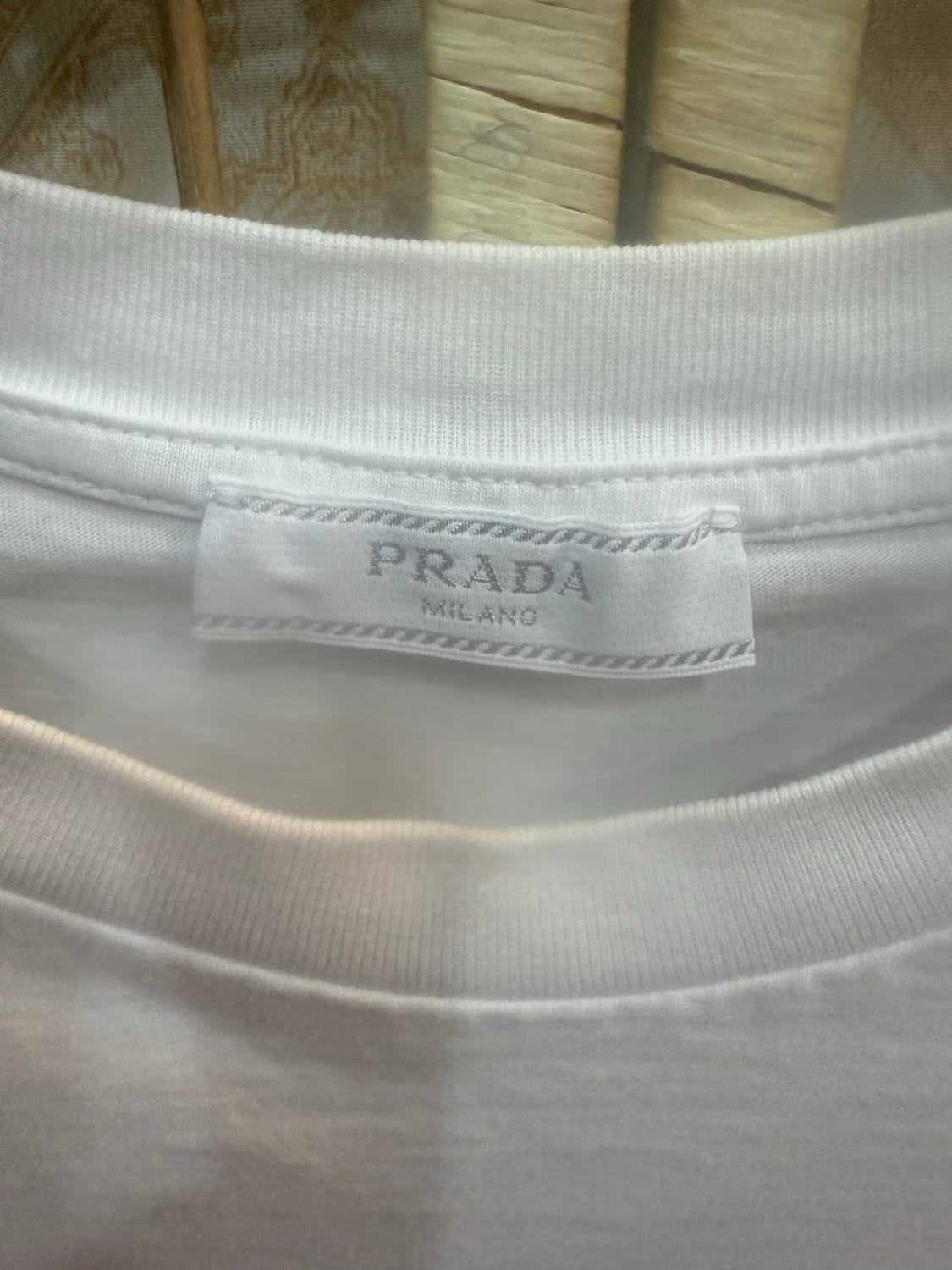 95 정품 프라다 자수 로고 반팔 팝니다 상품이미지2