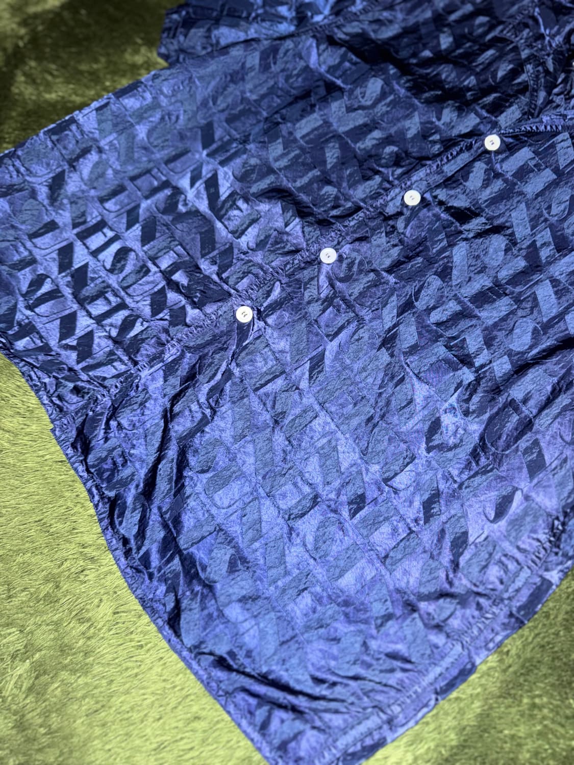 [XL] SUNNEI 써네이 엠보스드 로고 프린트 오픈카라 하프 셔츠 상품이미지4