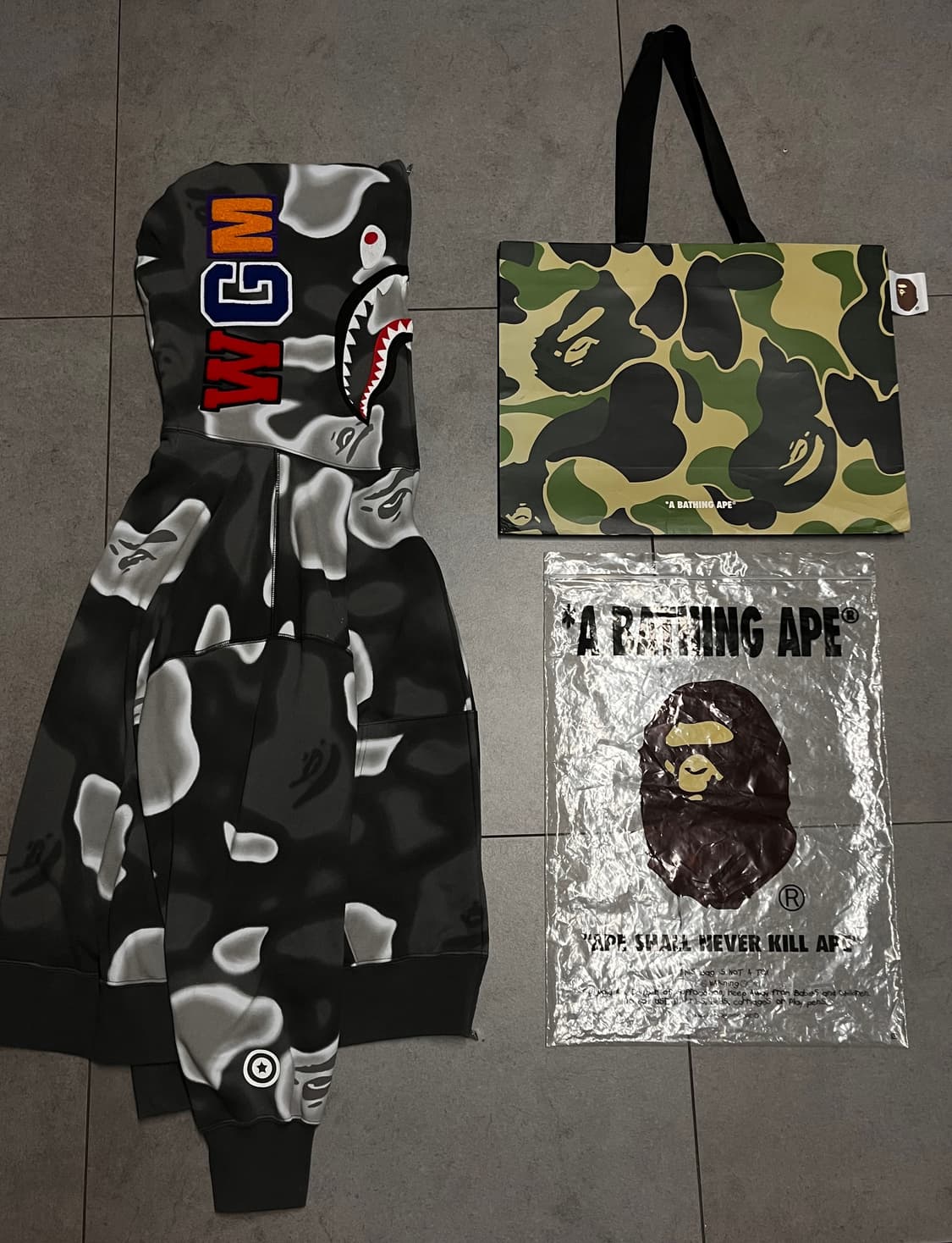 베이프 흑계 리퀴드 카모 샤크 후드집업 상품이미지1