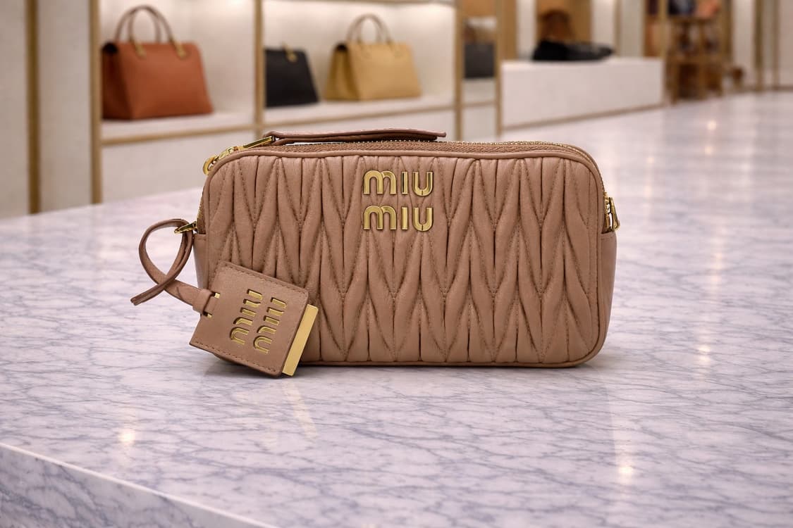 [S급] 미우 미우 마테라쎄 나파 가죽 미니백 카메오 판매합니다!!! 상품이미지1