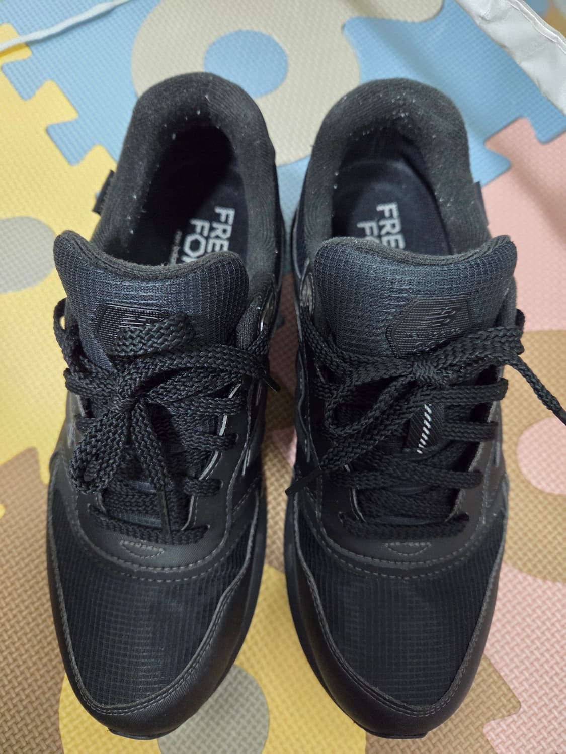 뉴발란스 880v7 고어텍스 블랙 255 상품이미지4