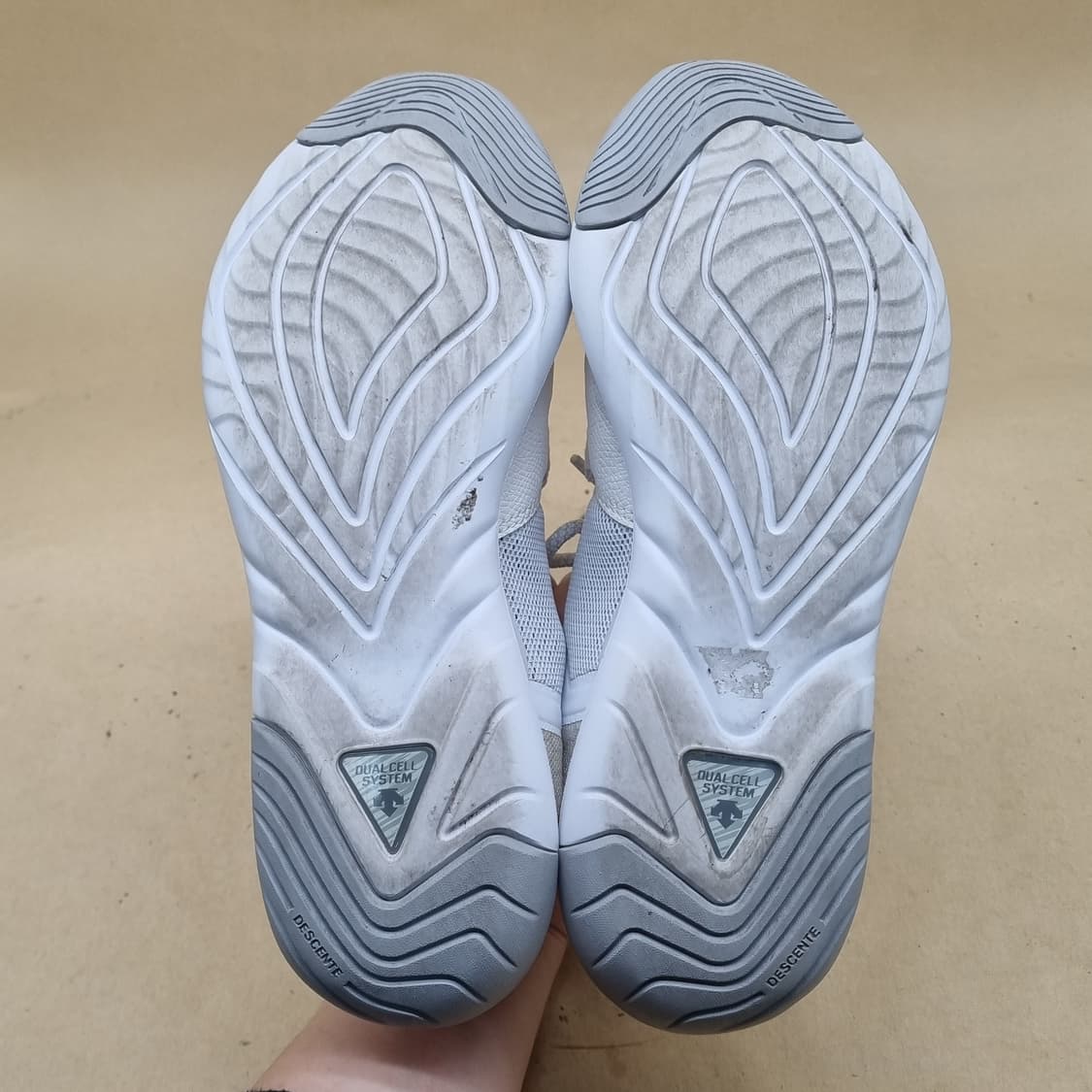 데상트 미라클 여성운동화240  상품이미지3