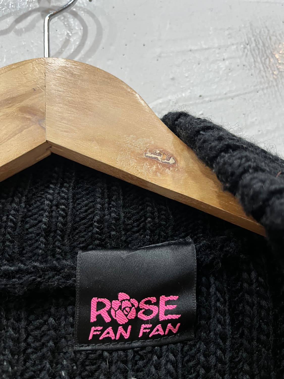 ROSE FAN 래빗퍼 골지 니트집업 블랙 상품이미지4