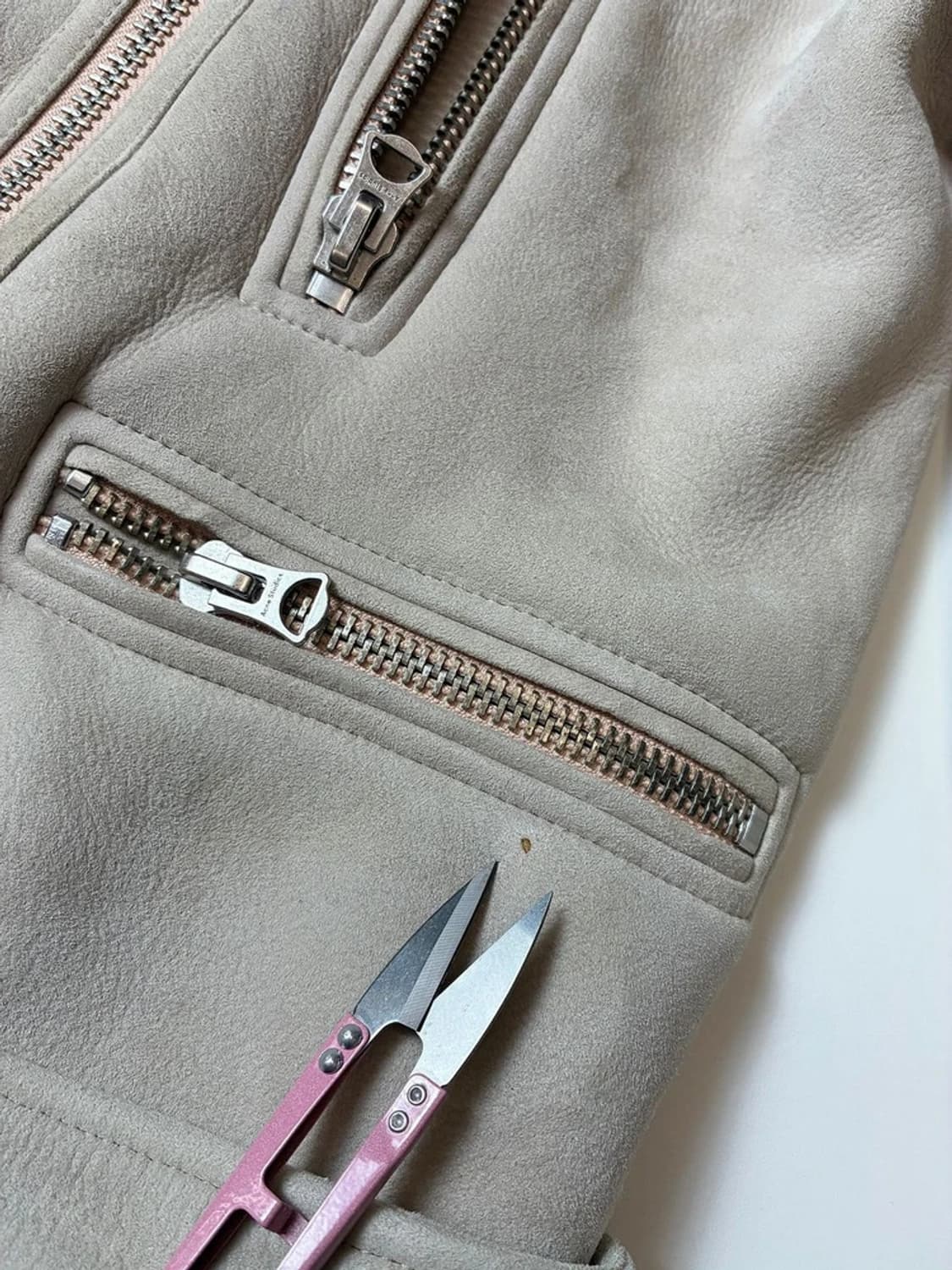 아크네스튜디오 ACNE 벨로시티 양가죽 무스탕 자켓 PN8243 상품이미지5