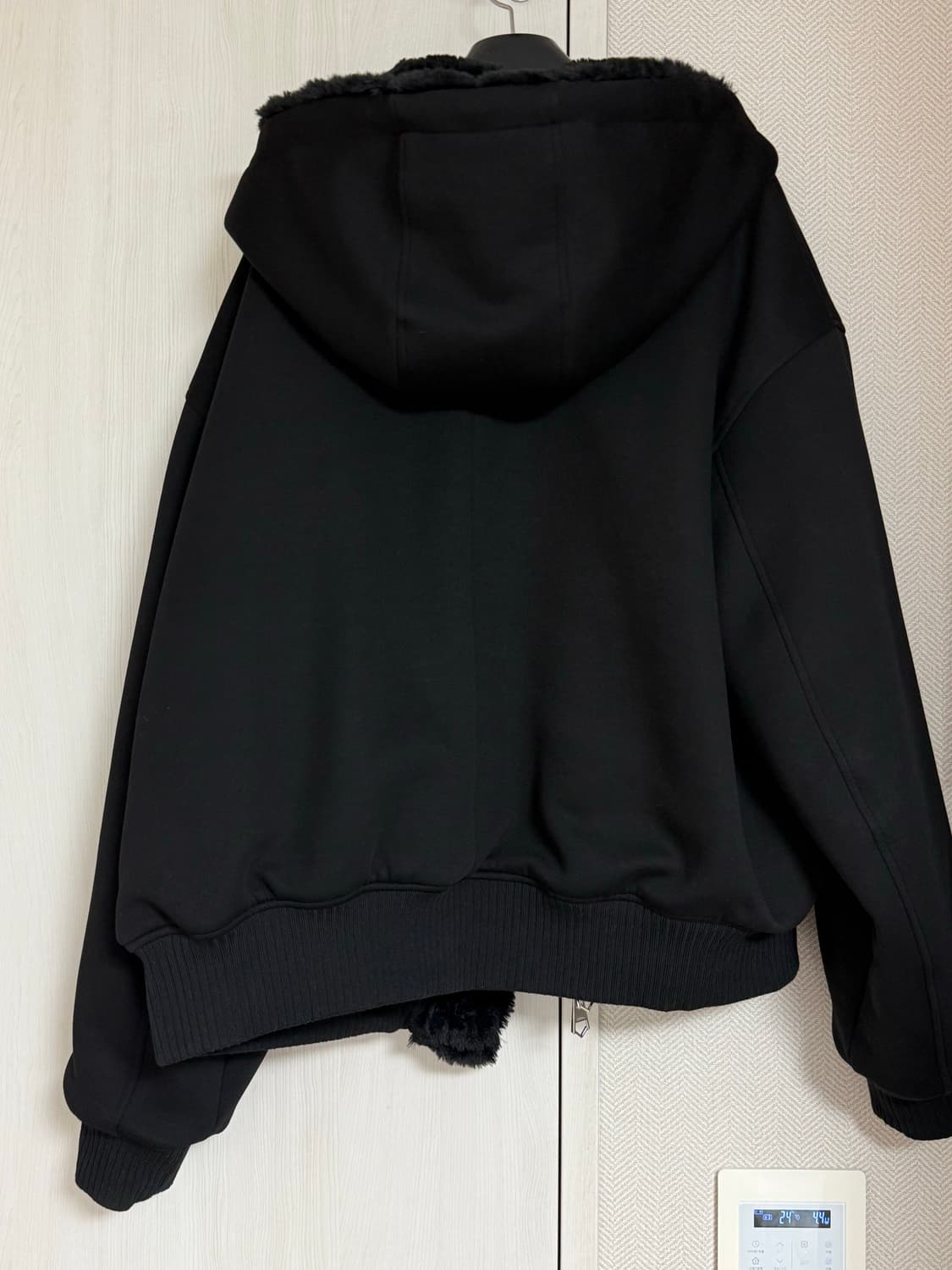 (M) 25fw 송지오 지제로 리버시블 퍼 후드집업 블랙 상품이미지4