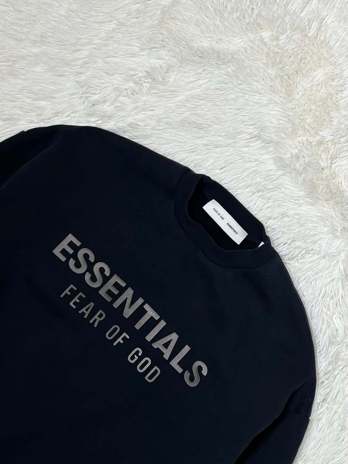 에센션 블랙 빅로고 맨투맨 상품이미지5