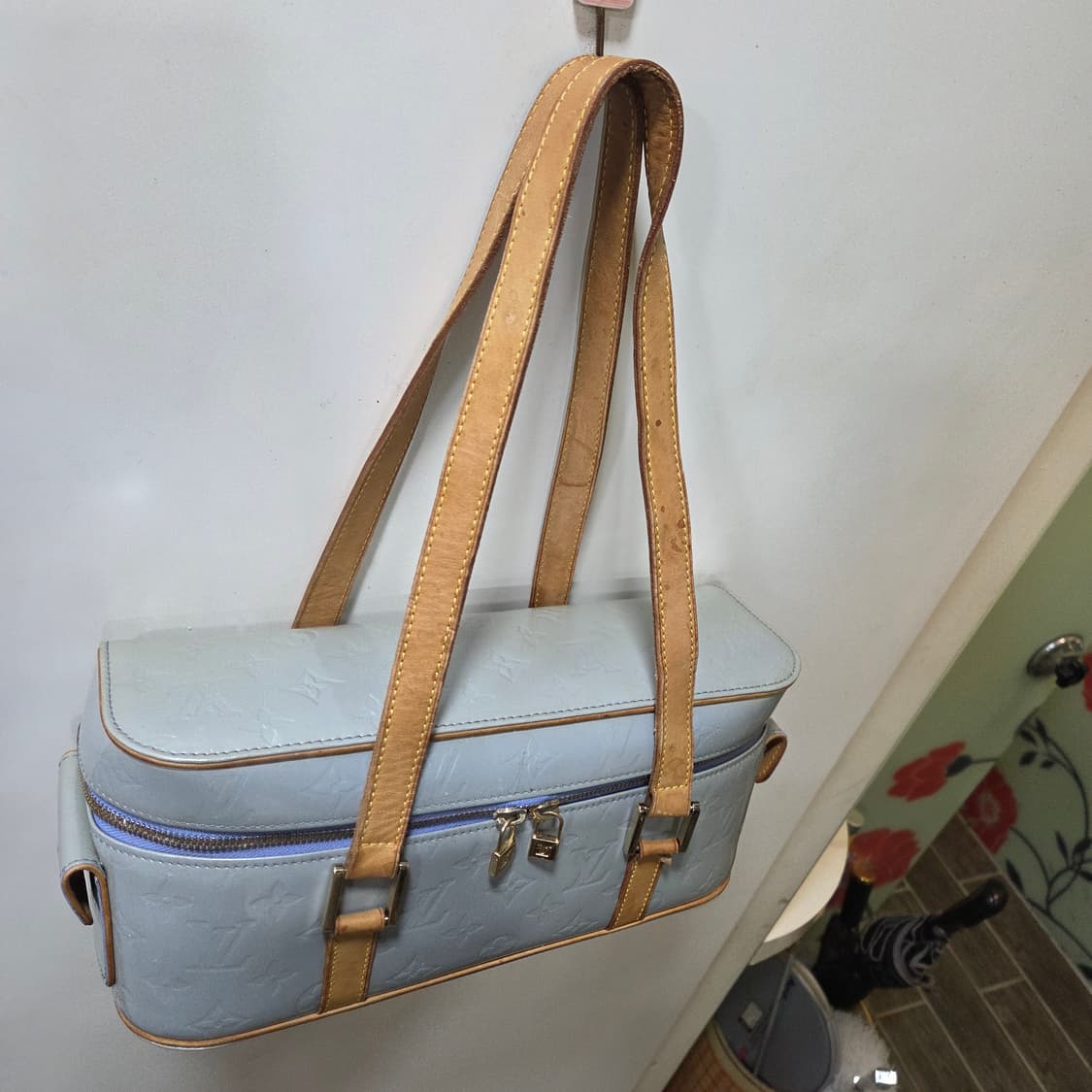 루이비통 베르니 설리반 숄더백 상품이미지1