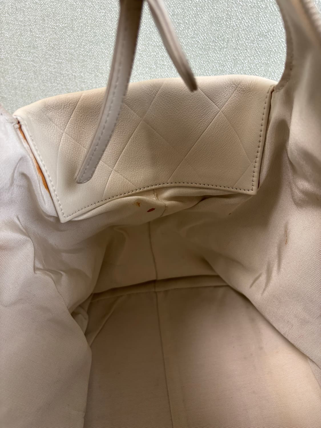 샤넬 램스킨 쉐브론 보스턴백 아이보리 10번대 상품이미지6