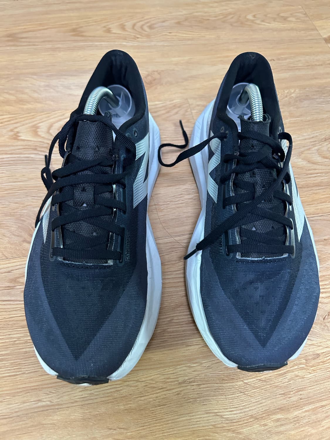 뉴발란스 퓨어셀 레벨4 네이비 275 팝니다 상품이미지2