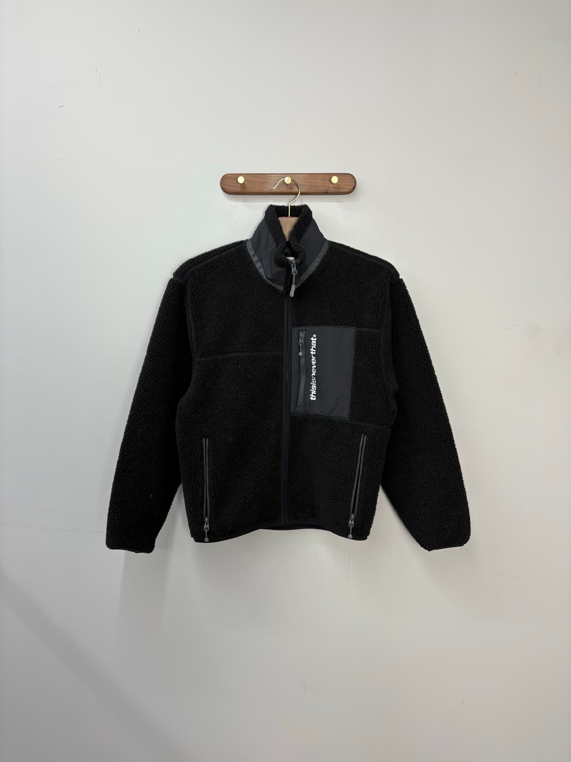 디스이즈네버댓 로고 블랙 플리스자켓 A2908 상품이미지2