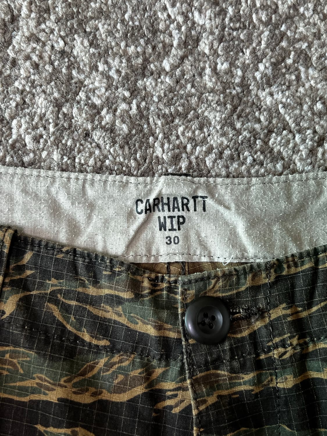 칼하트 밀리터리패턴 카고쇼츠 상품이미지3