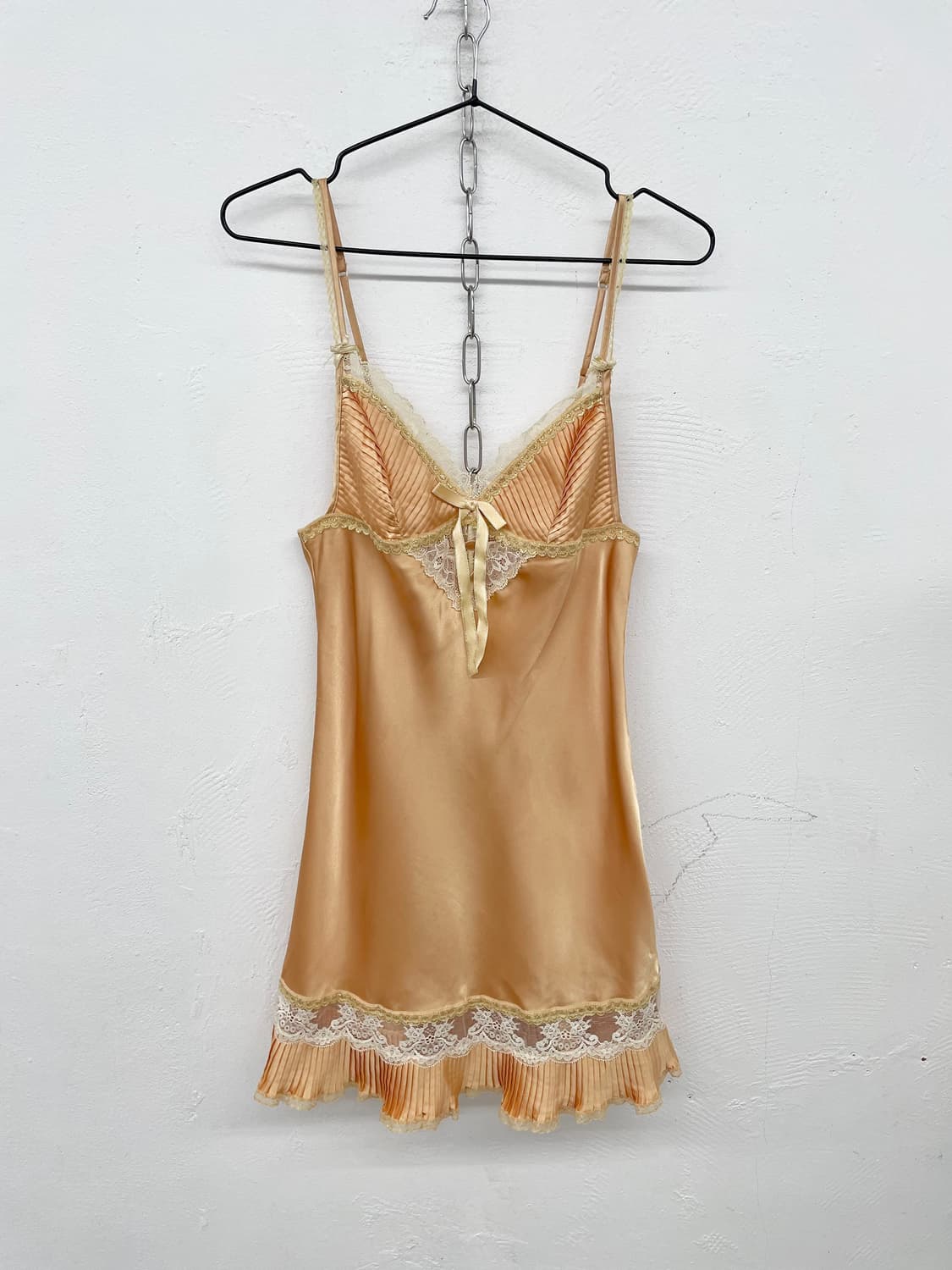 에블린 브리저튼 버튼 새틴 슬립 상품이미지4