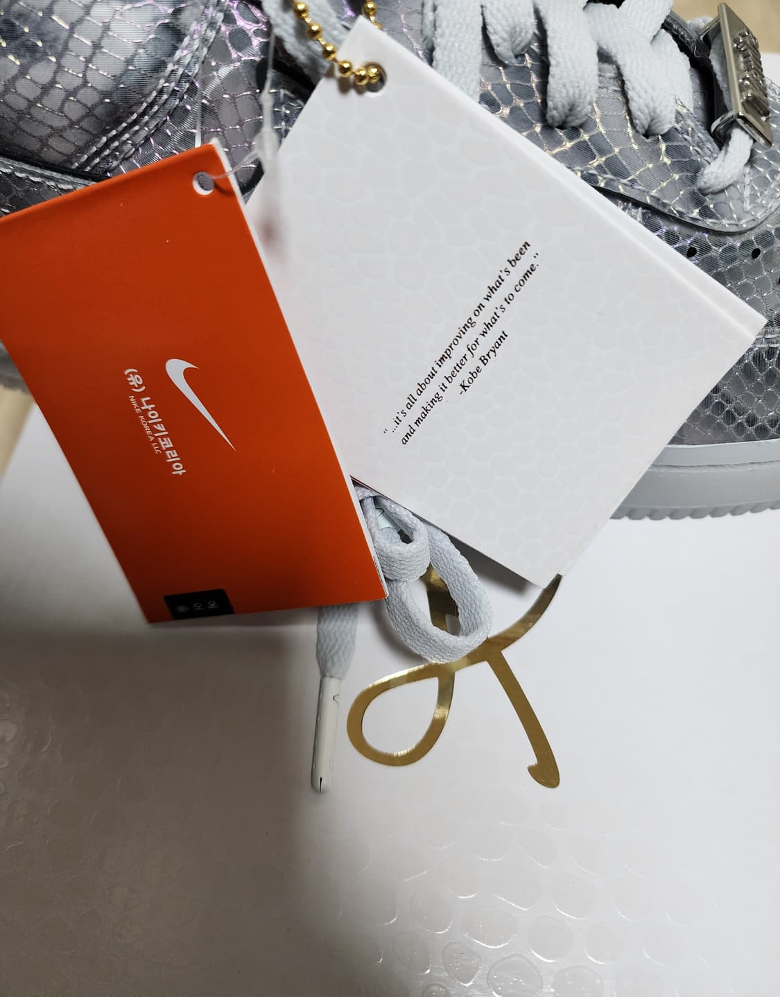 [275] 나이키 x 코비 브라이언트 에어포스 1 로우 렌티큘러 상품이미지6