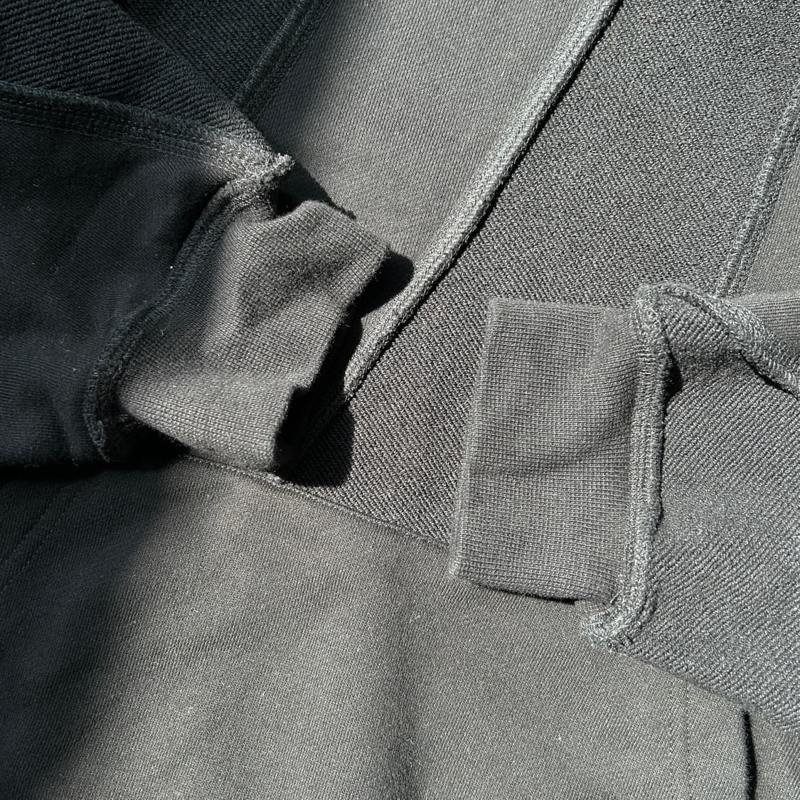 노매뉴얼 M.R.C 후드티 상품이미지3